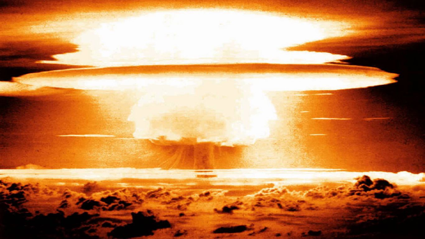 2 основные причины, почему ядерное оружие России уже никого не пугает