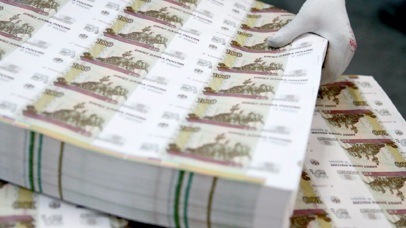 Россия начинает масштабную эмиссию рубля, попросту печатать фантики