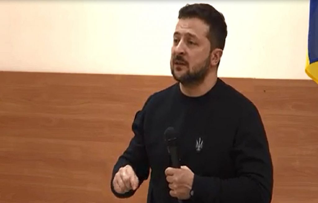 Зеленский о бойцах ДЛНР: "Даже когда русские бегут, эти стоят"