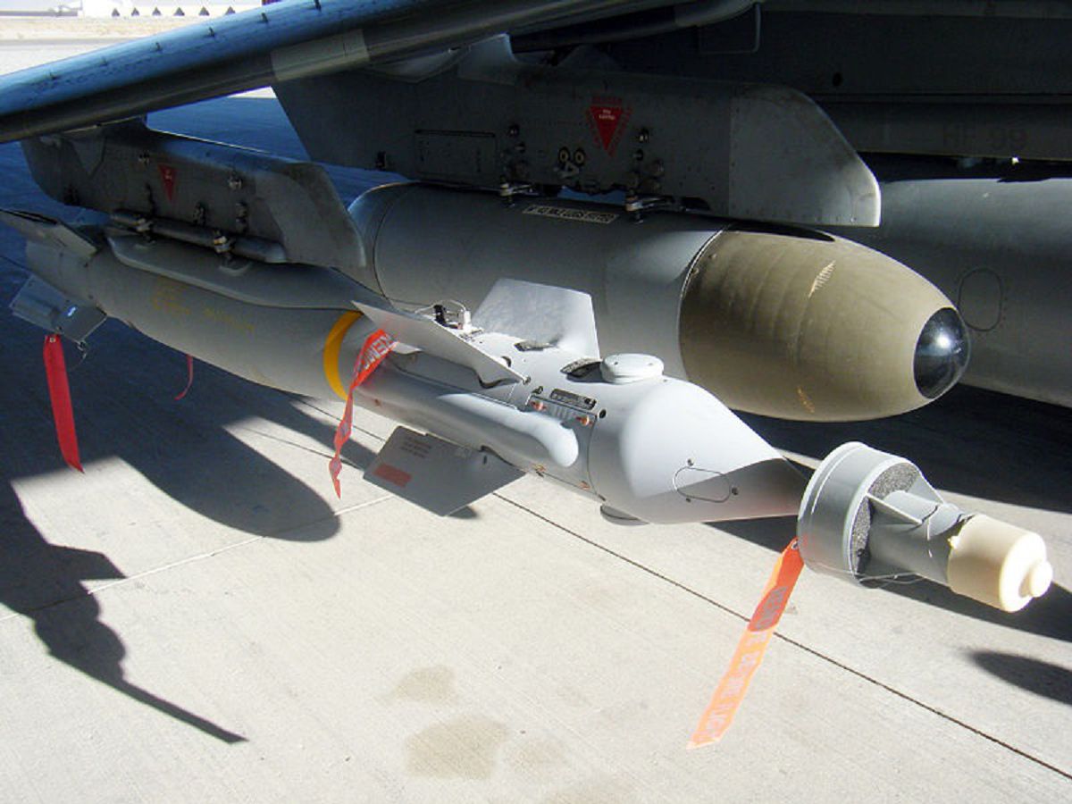 Британия снабдит Украину планирующими бомбами Paveway IV